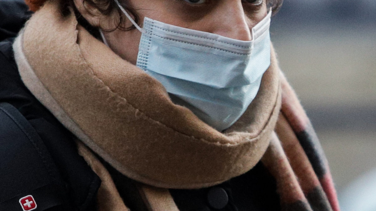 Κορονοϊός μάσκα γυναίκα