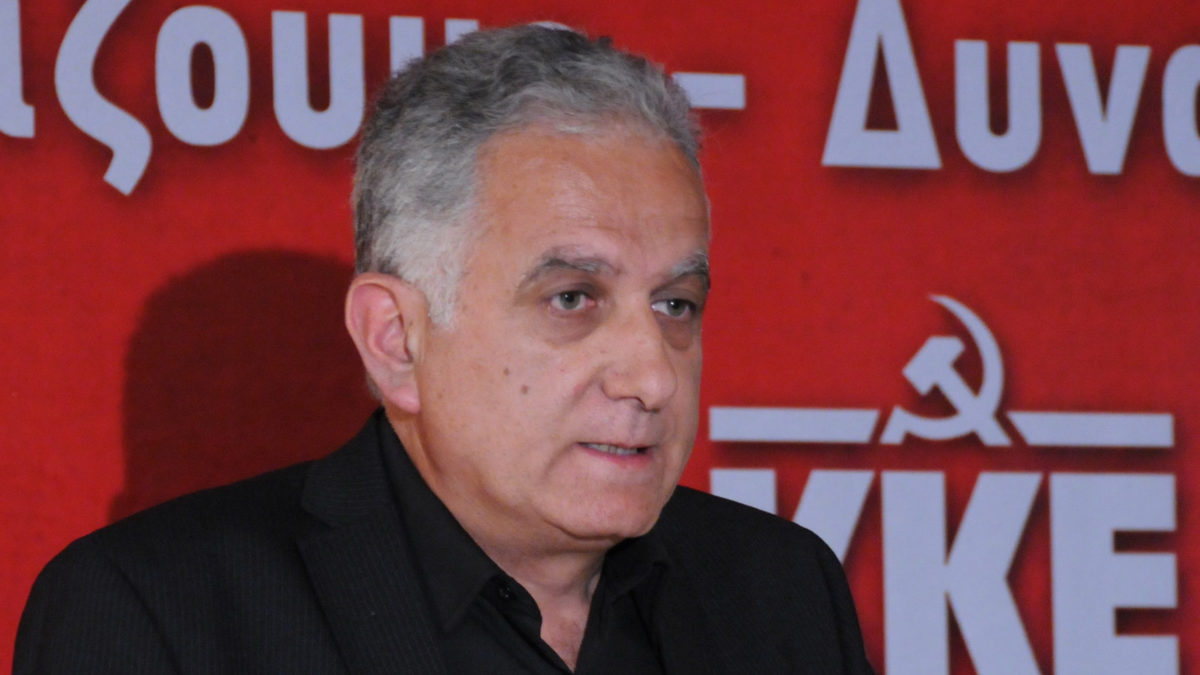 Μιχάλης Μιχαήλ, Ανθυποπυραγός Π.Υ ε.α. και στέλεχος του ΚΚΕ