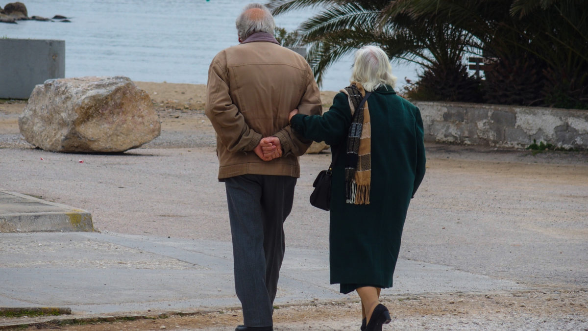 Ζευγάρι ηλικιωμένων στη Γλυφάδα