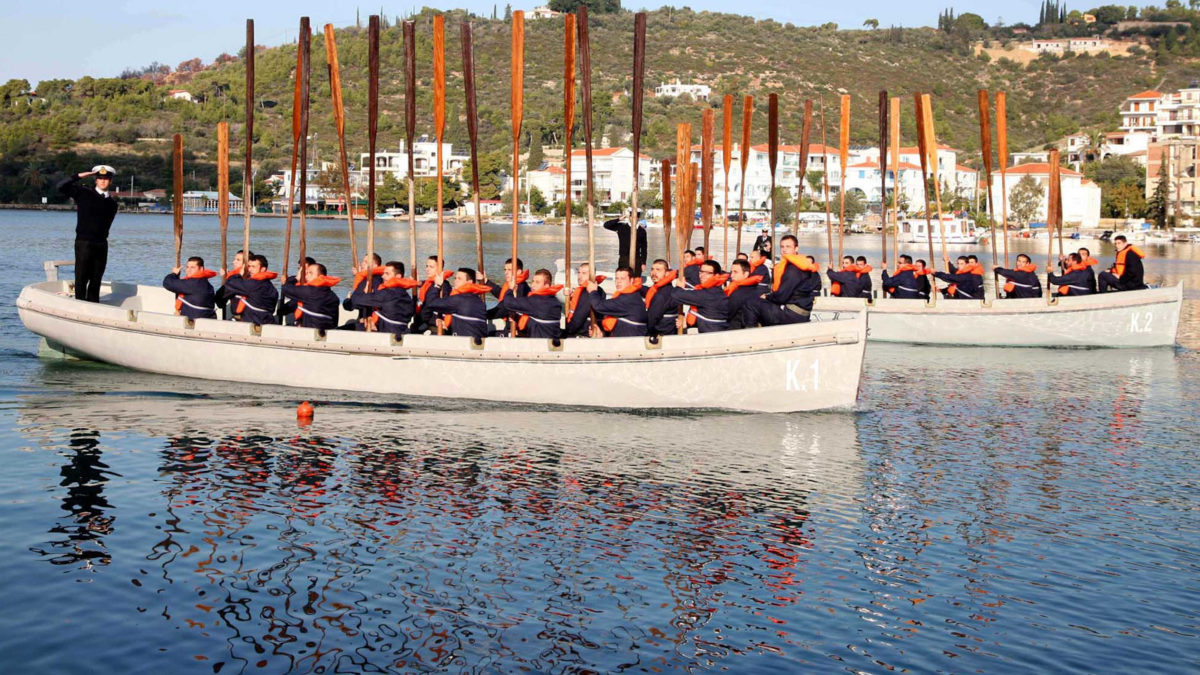 Ναύτες στις Βάρκες του ΚΕ Πόρος