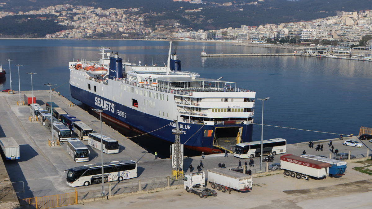 Λιμάνι Καβάλας - Αποβίβαση μεταναστών