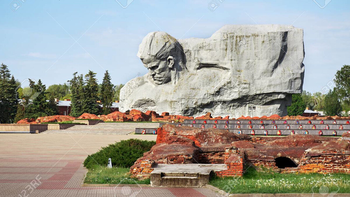 Μπρεστ- Λιτόφσκ, Μνημείο του Κόκκινου Στρατού