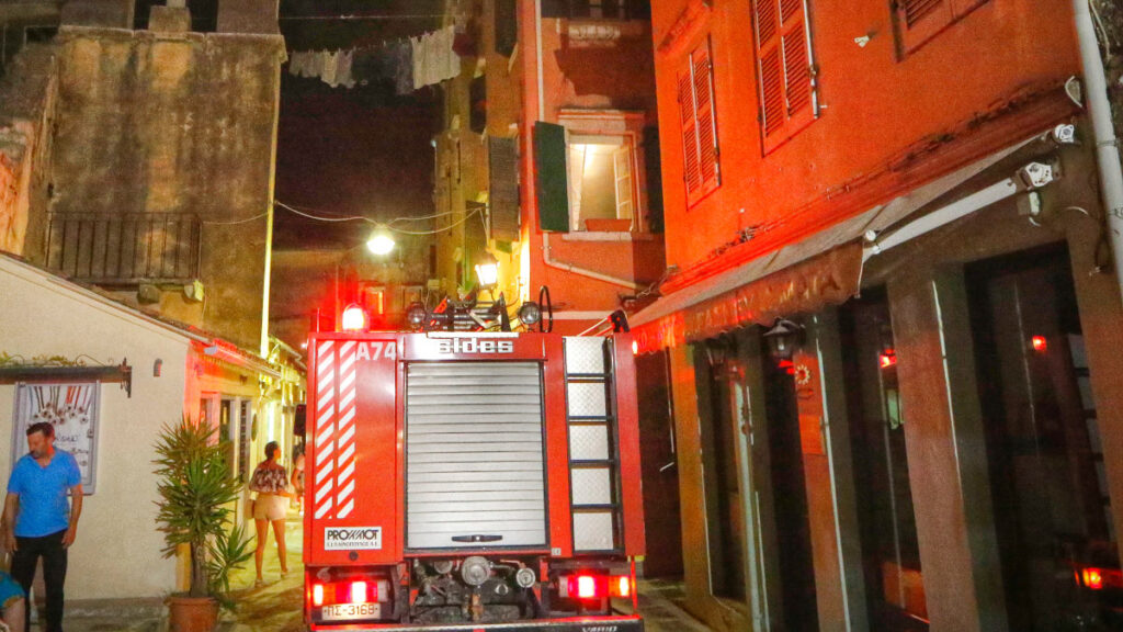 Ακατάλληλα (μεγάλα) τα Πυροσβεστικά Οχήματα για την Παλιά Πόλη της Κέρκυρας