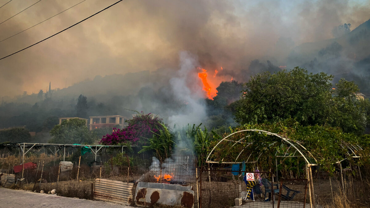 Πυρκαγιά στα νησιά του Ιονίου