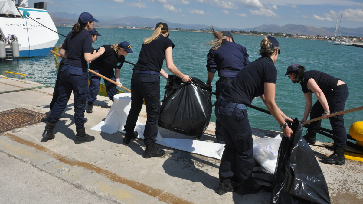 άσκηση αντιμετώπισης θαλάσσιας ρύπανσης του Λιμενικού Σώματος