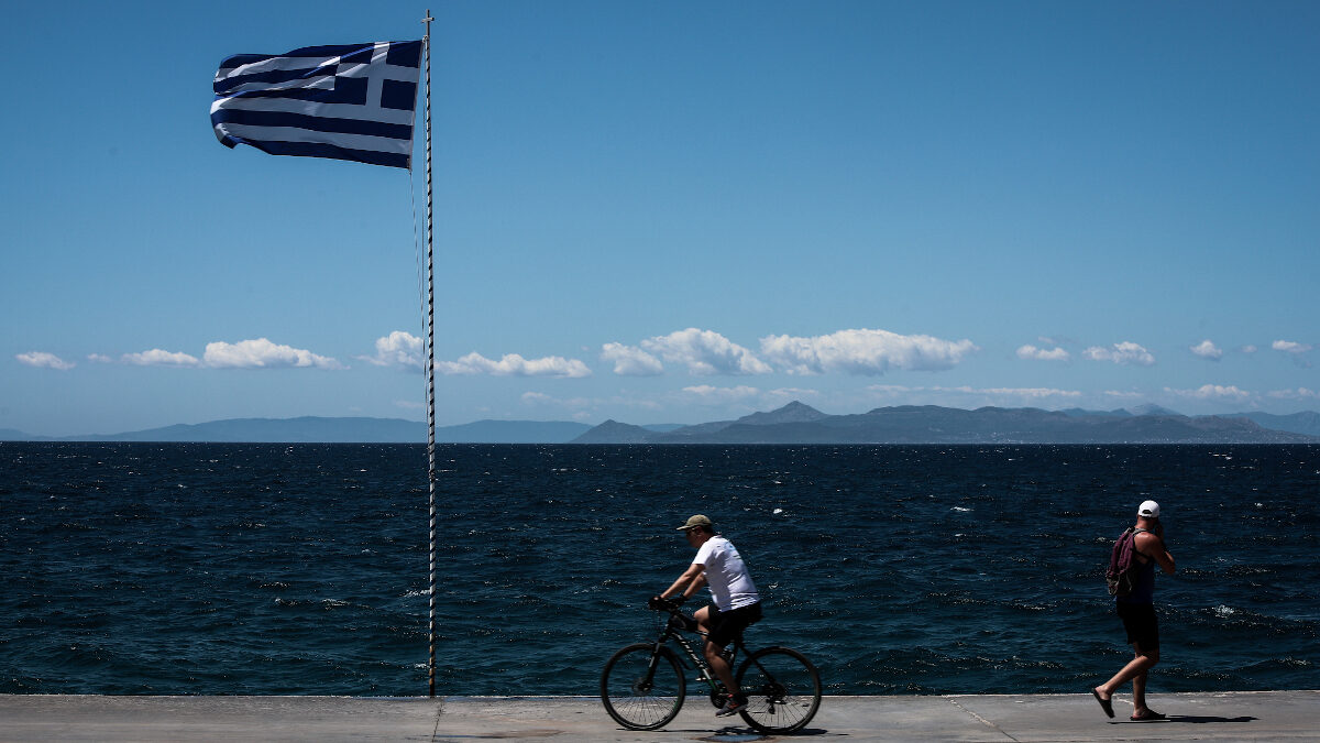 Δυτικός Άνεμος στην παραλία του Φλοίσβου - Αττική