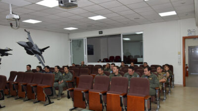 Πολεμική Αεροπορία - Ανδραβίδα - Από παλιότερο διεθνές σχολείο