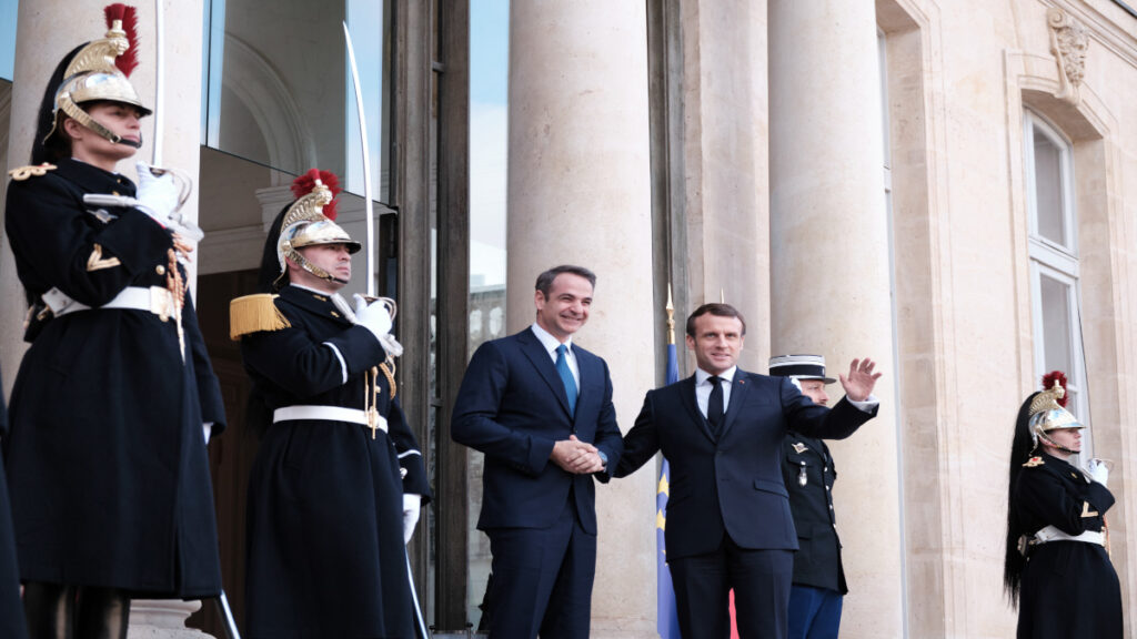 Μητσοτάκης στο Παρίσι με τον Μακρόν