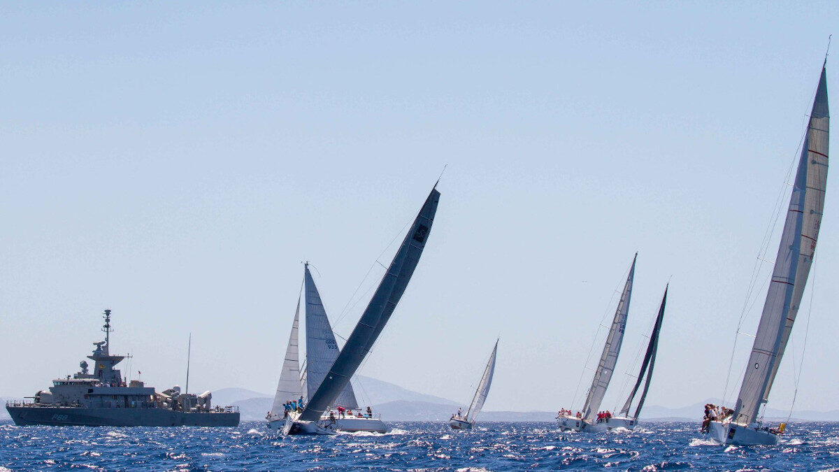 Απονομή επάθλων στους νικητές του 57ου Ράλλυ Αιγαίου στη Ναυτική Διοίκηση Αιγαίου (ΝΔΑ