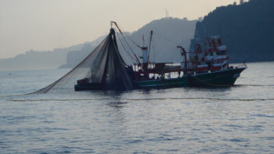 CINAR_OSMAN - Τουρκικό αλιευτικό - ένα από τα έξι που βρίσκονται νότια της Μυκόνου
