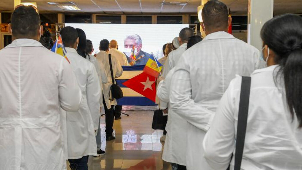 Γιατροί από την Κούβα φτάνουν στην Ανδόρα για να βοηθήσουν στην καταπολέμηση του κορονοϊού