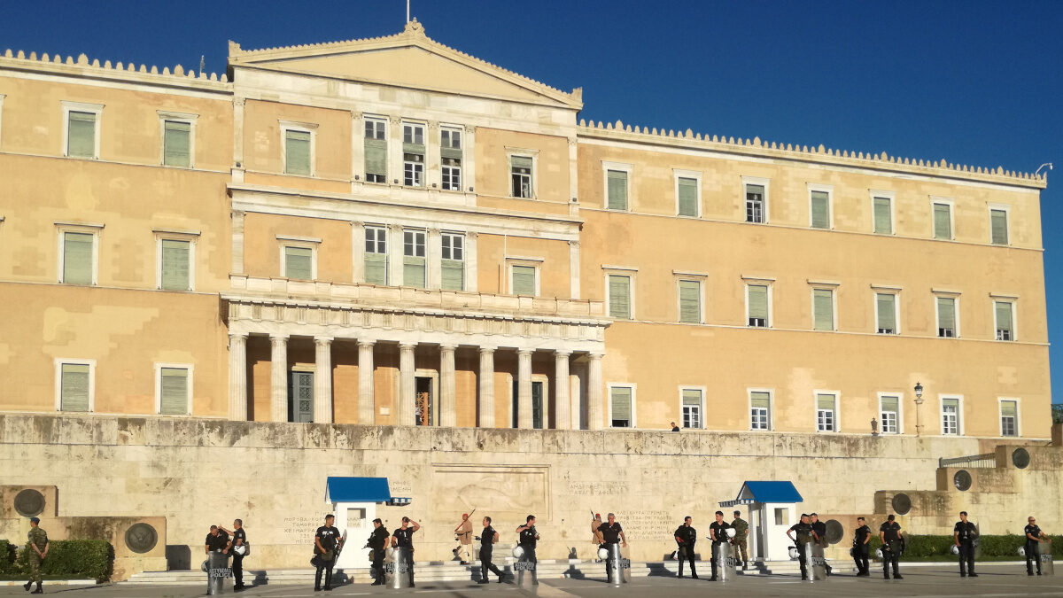 Βουλή - Από την κινητοποίηση των συνδικάτων κι ομοσπονδιών ενάντια στο νόμο για τον περιορισμό των διαδηλώσεων - 09/7/2020