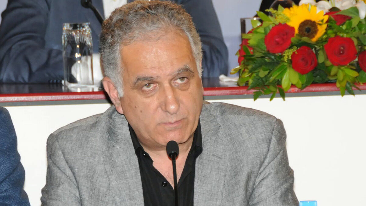 Μιχάλης Μιχαήλ, Ανθυποπυραγός Π.Υ ε.α. και στέλεχος του ΚΚΕ