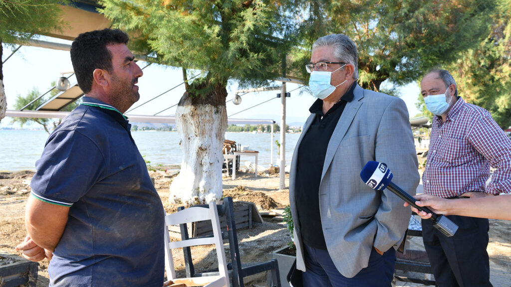 Στις περιοχές της Εύβοιας που βρέθηκαν στο στόχαστρο της καταστροφικής πλημμύρας τα ξημερώματα της Κυριακής 9/8/2020, επισκέφτηκε ο ΓΓ της ΚΕ του ΚΚΕ, Δημήτρης Κουτσούμπας 12/8/2020
