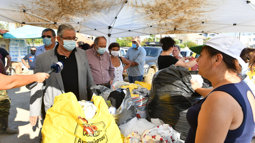 Στις περιοχές της Εύβοιας που βρέθηκαν στο στόχαστρο της καταστροφικής πλημμύρας τα ξημερώματα της Κυριακής 9/8/2020, επισκέφτηκε ο ΓΓ της ΚΕ του ΚΚΕ, Δημήτρης Κουτσούμπας 12/8/2020