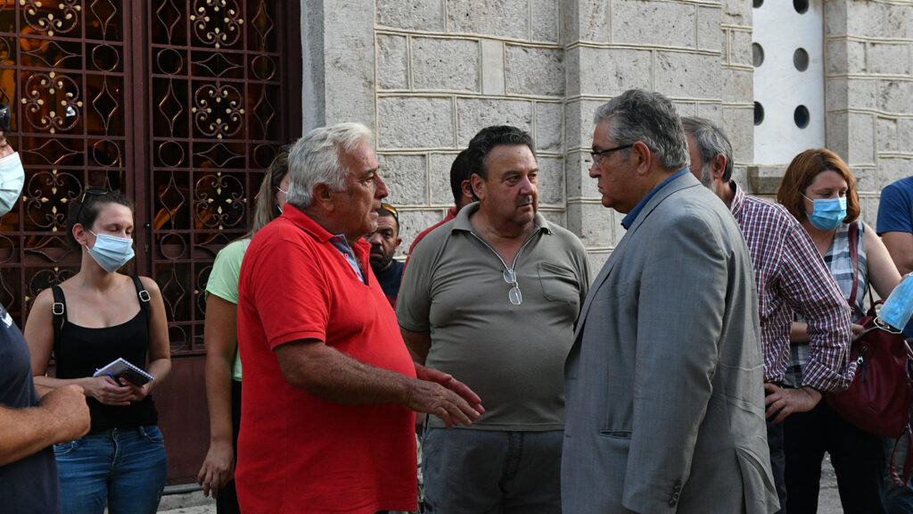 Στις περιοχές της Εύβοιας που βρέθηκαν στο στόχαστρο της καταστροφικής πλημμύρας τα ξημερώματα της Κυριακής 9/8/2020, επισκέφτηκε ο ΓΓ της ΚΕ του ΚΚΕ, Δημήτρης Κουτσούμπας 12/8/2020