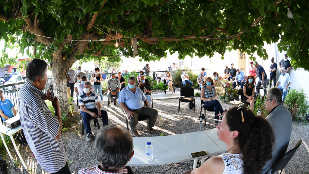 Στις περιοχές της Εύβοιας που βρέθηκαν στο στόχαστρο της καταστροφικής πλημμύρας τα ξημερώματα της Κυριακής 9/8/2020, επισκέφτηκε ο ΓΓ της ΚΕ του ΚΚΕ, Δημήτρης Κουτσούμπας 12/8/2020