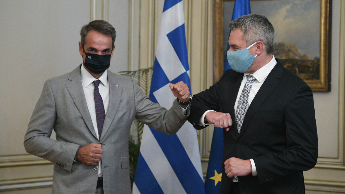 Συνάντηση Κ. Μητσοτάκη με τον Υπουργό Εσωτερικών της Αυστρίας Κάρλ Νεχάμερ 25/8/2020