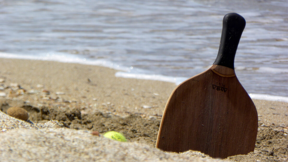 Παραλία - Άμμος - Ρακέτα