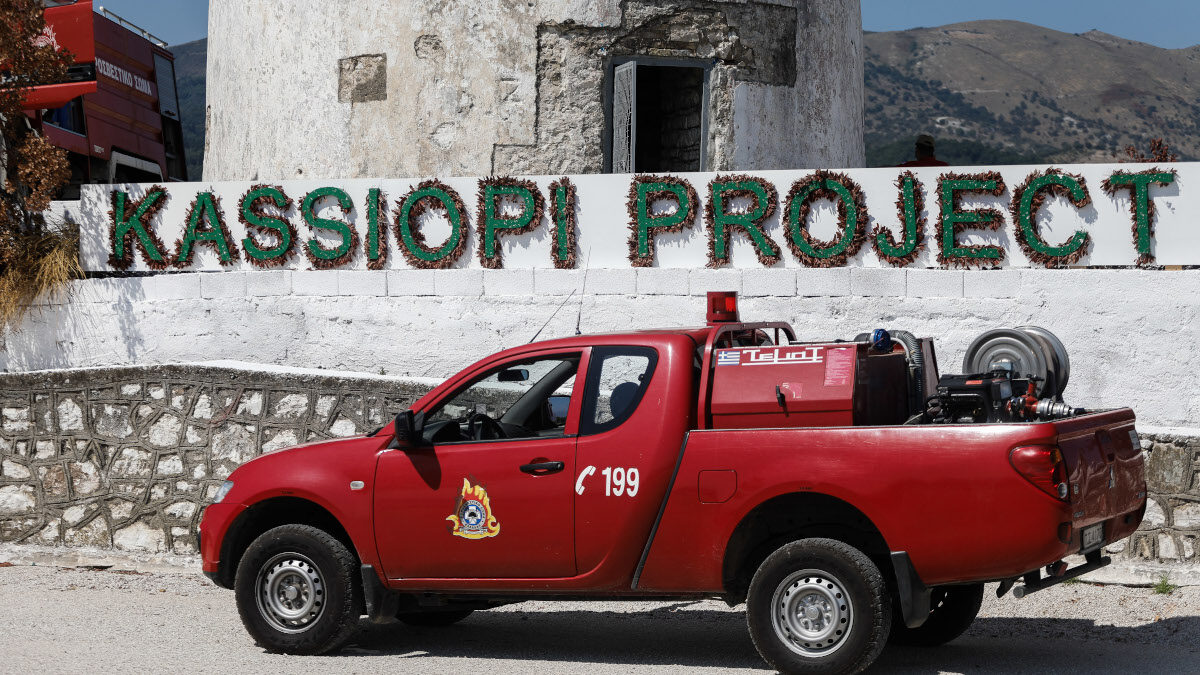 Κέρκυρα, Κασσιόπη του Ερημίτη, εκεί που επενδυτές θα κατασκευάσουν ξενοδοχείο και μαρίνα εν μέσω λαϊκών αντιδράσεων. Ότι απέμεινε από την πυρκαγιά του Σαββάτου 17/8/2020