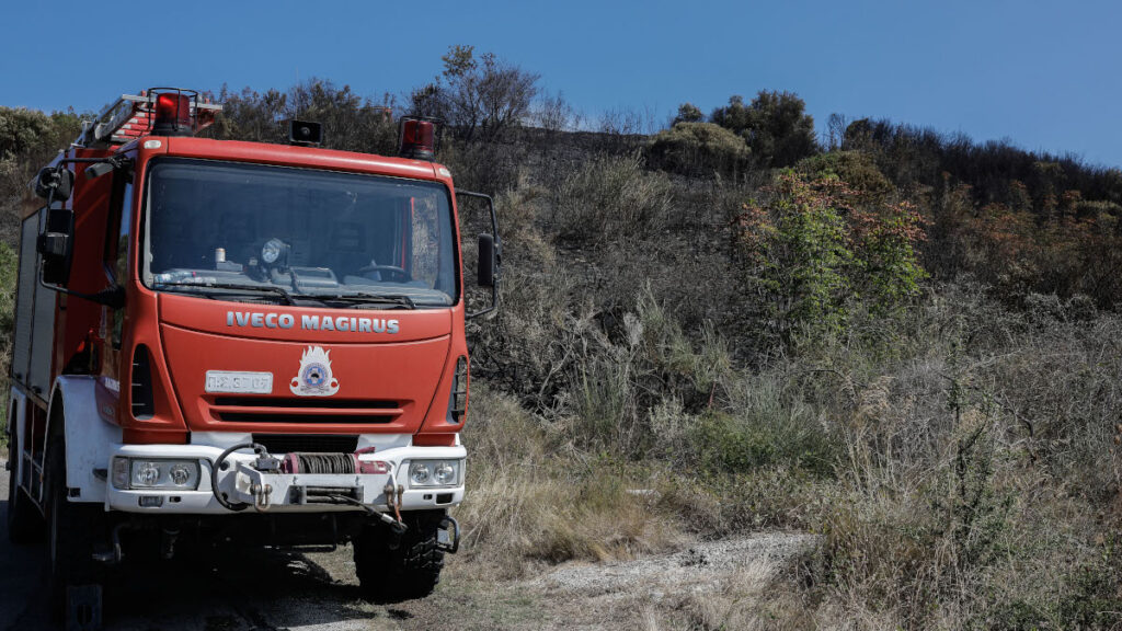 Κέρκυρα, Κασσιόπη του Ερημίτη, εκεί που επενδυτές θα κατασκευάσουν ξενοδοχείο και μαρίνα εν μέσω λαϊκών αντιδράσεων. Ότι απέμεινε από την πυρκαγιά του Σαββάτου 17/8/2020