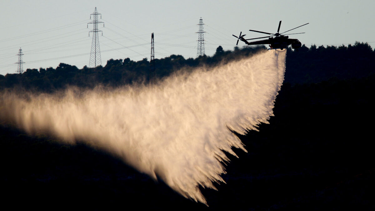 Πυροσβεστική - Ελικόπτερο - Κατάσβεση πυρκαγιάς στη Νίκαια - 11/8/2020