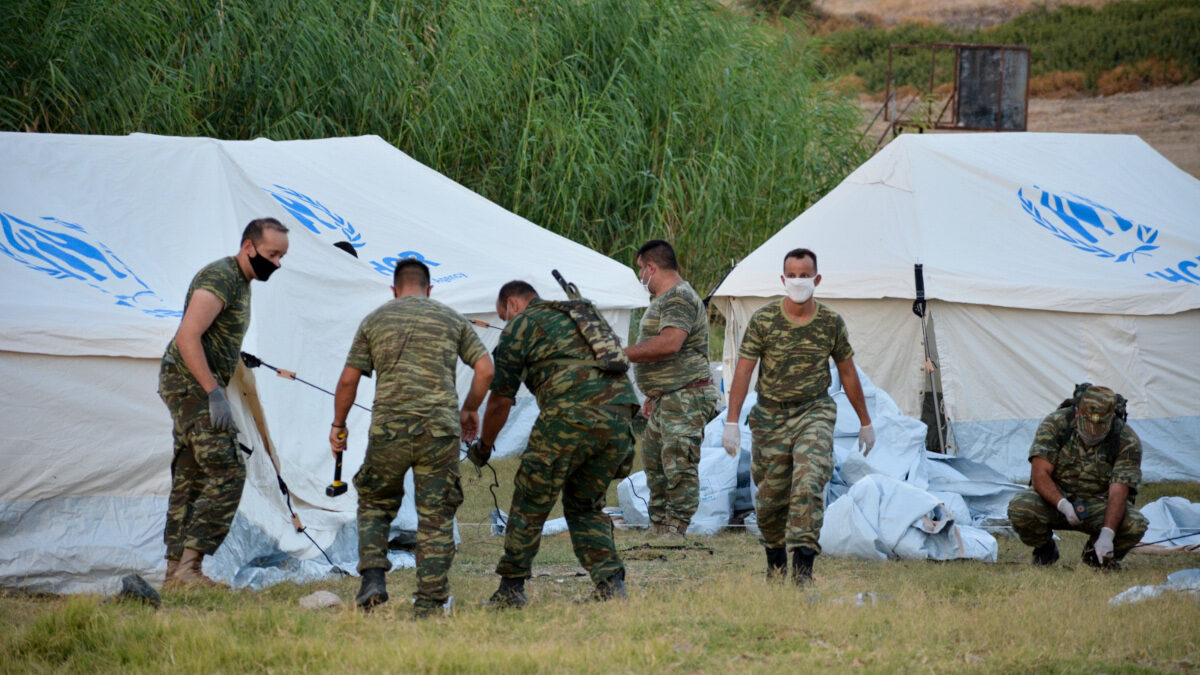 στρατιωτικοί στη δομή του καρά τεπέ