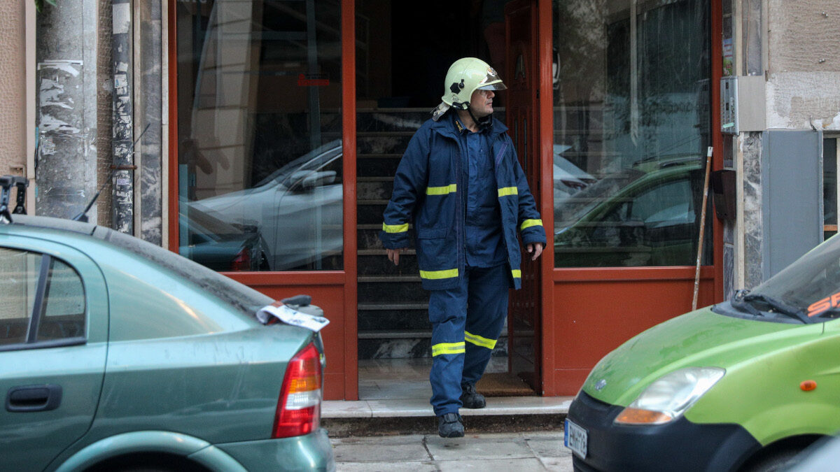 Πυροσβέστης πυρκαγιά πολυκατοικία νεκρός ηλικωμένος