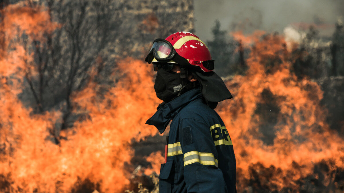 Πυροσβέστης - Kατάσβεση της Πυρκαγιάς στην Κερατέα 9/9/2020