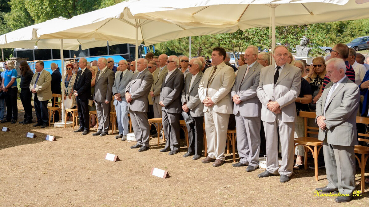Γιορτές μίσους στο Γράμμο και στο Βίτσι που διοργανώνει η Ένωσης Αποστράτων Αξιωματικών Στρατού μαζί με τους εγκληματίες ΝΑΖΙ βουλευτές της Χρυσής Αυγής