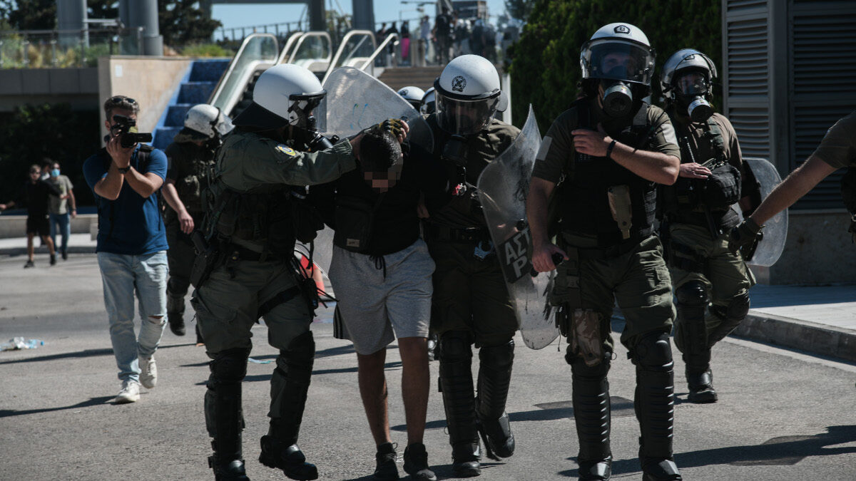 Επίθεση των ΜΑΤ σε ανήλικους μαθητές έξω από το Υπουργείο Παιδείας στις 9/10/2020