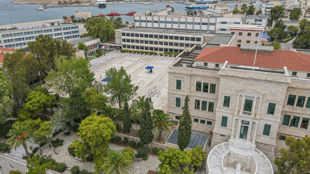 Λιμενικοί - Η τελετή ορκωμοσίας είκοσι πέντε (25) Δοκίμων Σημαιοφόρων Λιμενικού Σώματος – Ελληνικής Ακτοφυλακής στις εγκαταστάσεις της ΣΝΔ