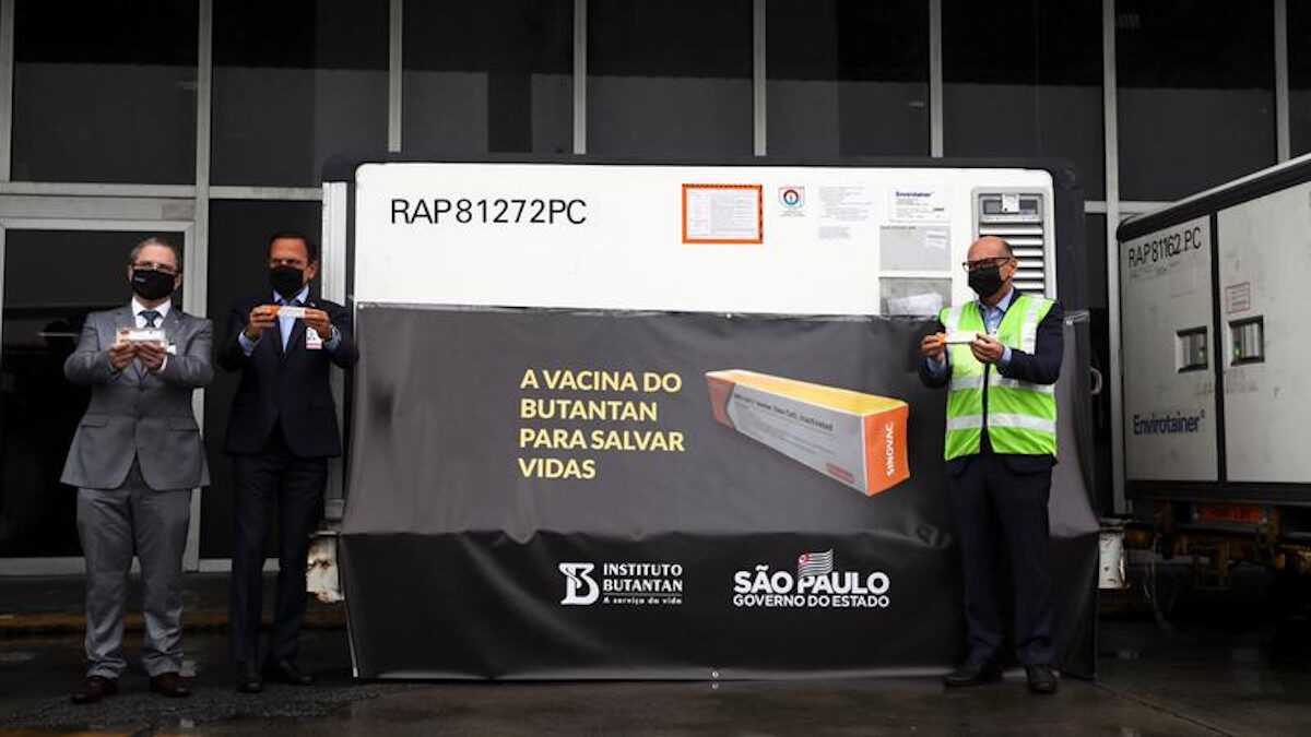 Τα πρώτα κινέζικα εμβόλια κατά του κορονοϊού φτάνουν στη Βραζιλία