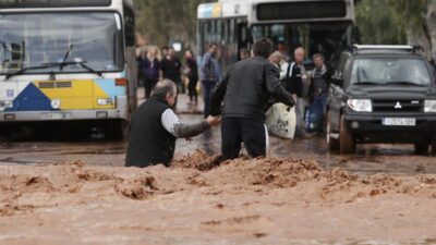 Πλημμύρες στη Μάνδρα το 2017