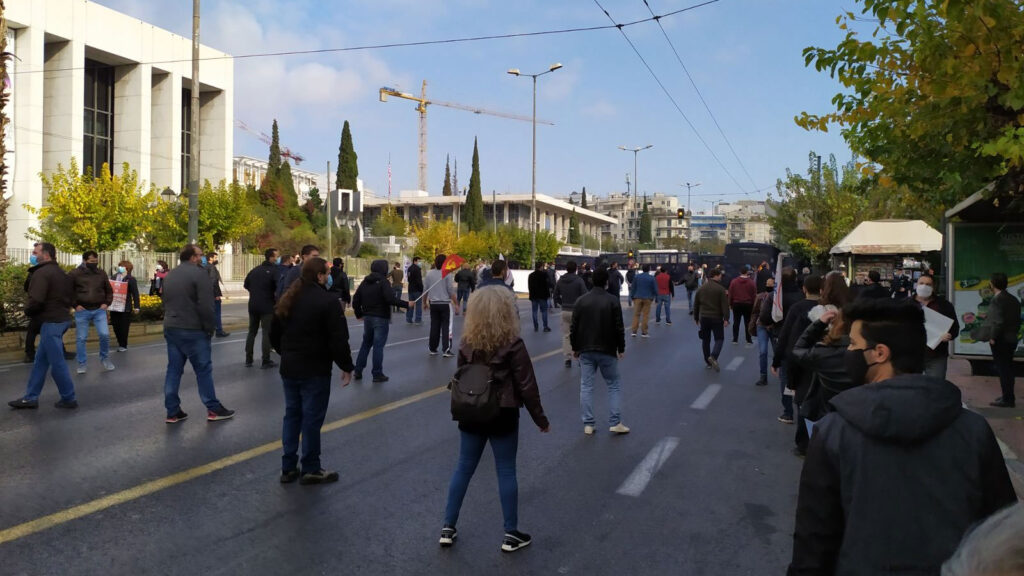 παρέμβαση της ΚΟ Αττικής του ΚΚΕ στην αμερικάνικη πρεσβεία