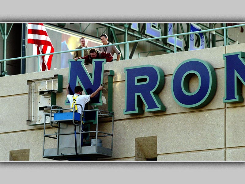 Κατάρρευση Enron, 2001
