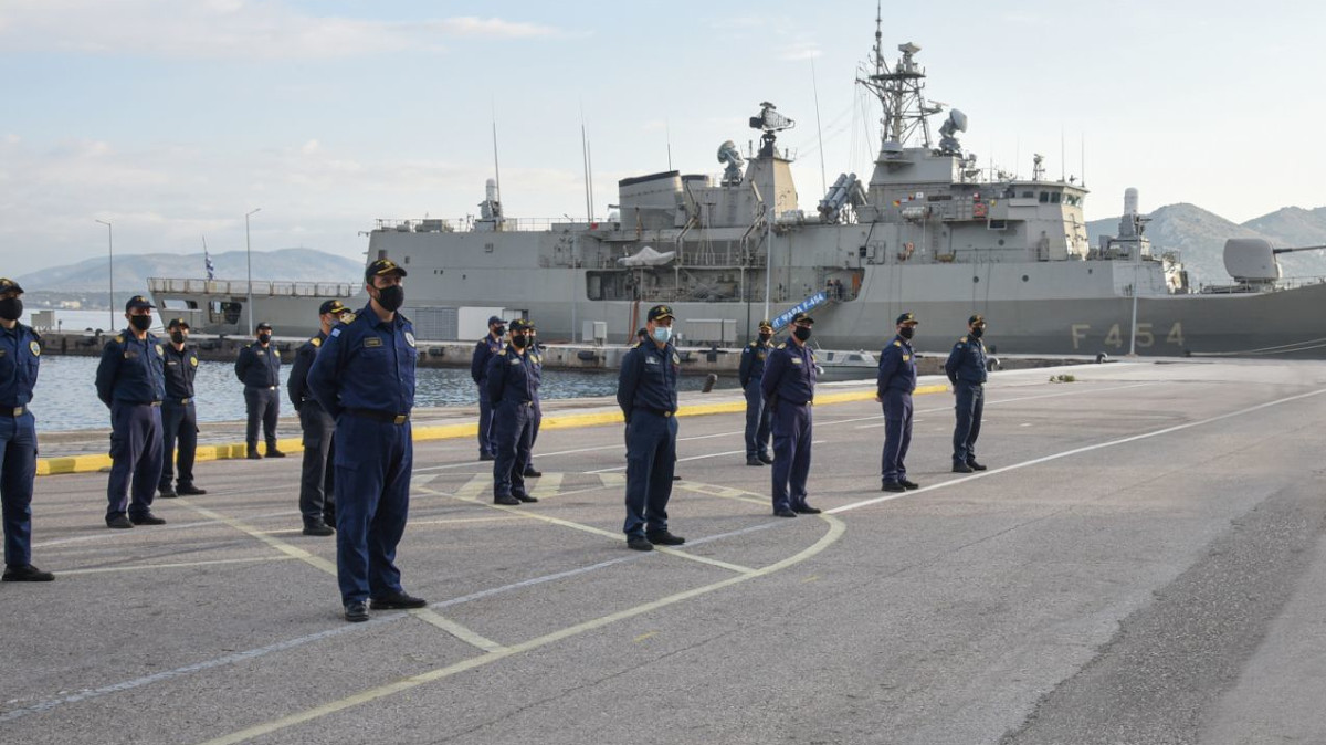 Πολεμικό Ναυτικό - Ναύσταθμος Σαλαμίνας - Πλήρωμα και Φρεγάτα Ψαρά
