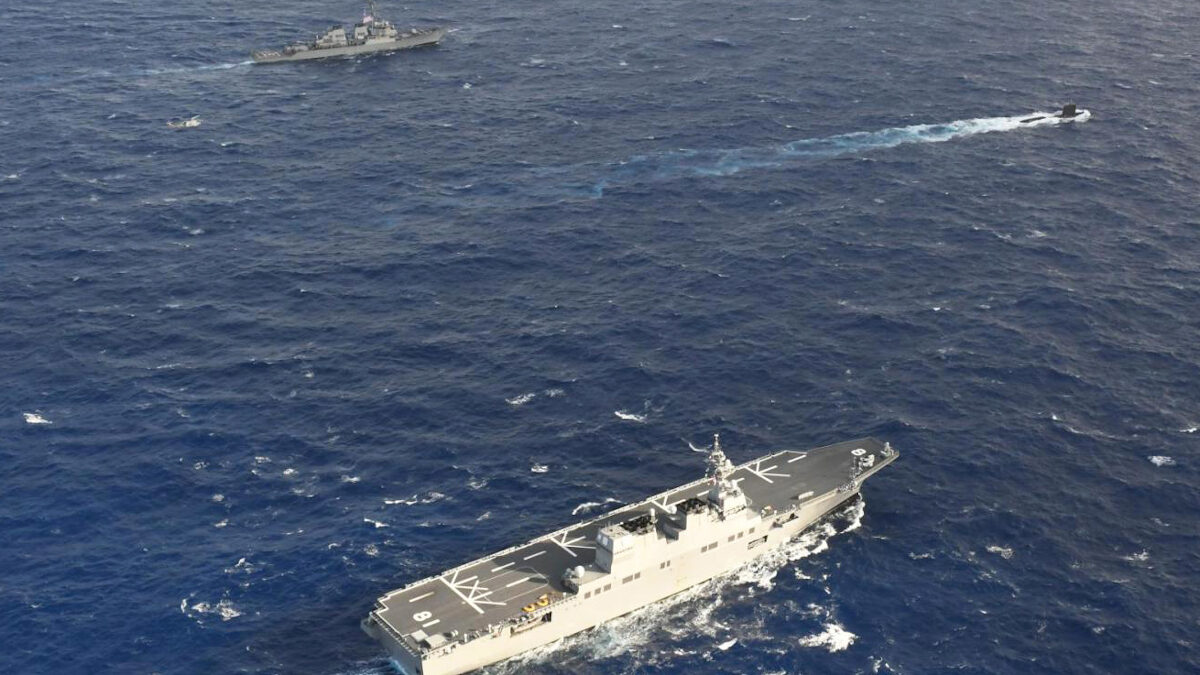 Αντιτορπιλικό ΗΠΑ - Ιαπωνικό Ελικοπτεροφόρο - Γαλλικό Υποβρύχιο - Συνεκπαίδευση Γαλλικού Πολεμικού Ναυτικού με Ιαπωνικό και Πολεμικό Ναυτικό ΗΠΑ (7ος Στόλος) στη Θάλασσα Φιλιππίνων στον Ειρηνικό Ωκεανό - Δεκέμβρης 2020