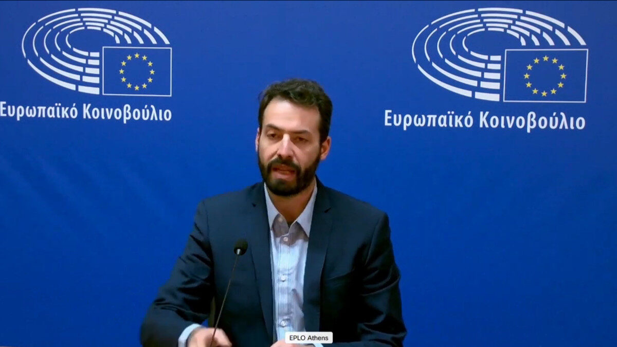 Λευτέρης Νικολάου - Αλαβάνος, ευρωβουλευτής του ΚΚΕ