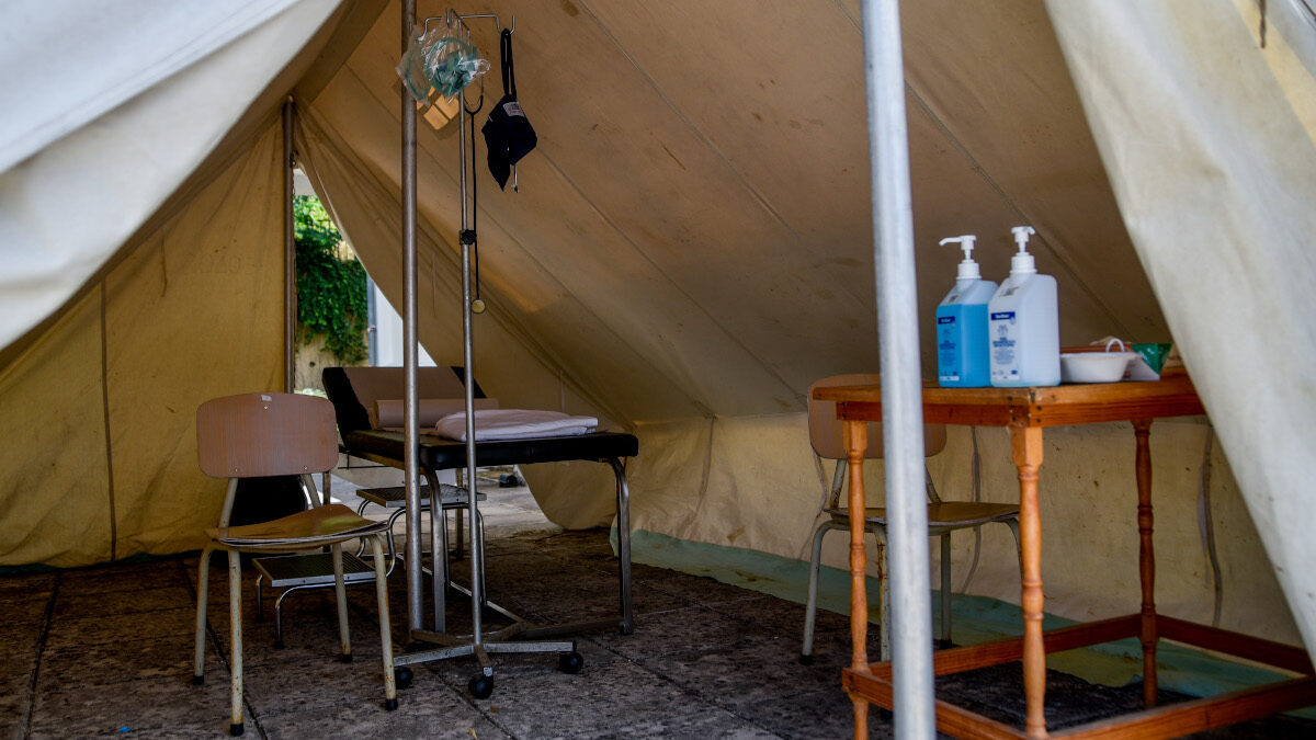 Σκηνή - Κρούσματα- κορονοϊός