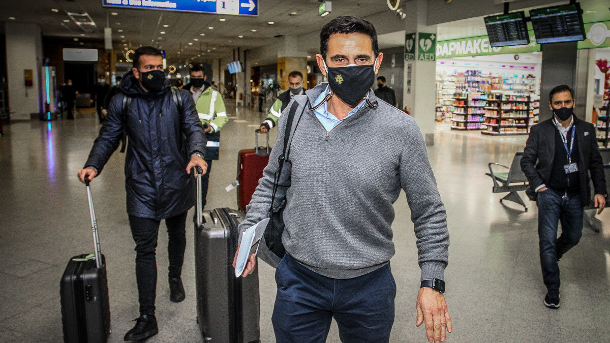 Ο Μανόλο Χιμένεθ, νέος προπονητής της ΑΕΚ, στο Ελ. Βενιζέλος