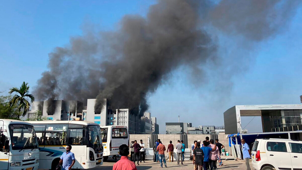 ινδία πυρκαγιά σε εργοστάσιο παραγωγής εμβολίων