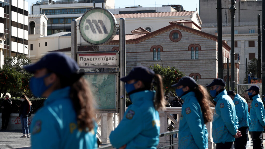 Αστυνομική Δύναμη ΟΔΟΣ στο σταθμό του Μετρό "Πανεπιστήμιο"