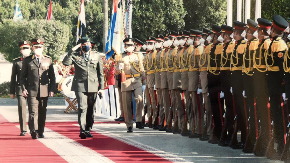 Αρχηγός ΓΕΕΘΑ Στρατηγός Κωνσταντίνος Φλώρος στην Αίγυπτο