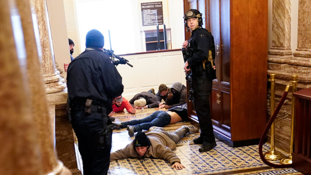 ΗΠΑ: Εισβολή στο Καπιτώλιο οπαδών του μεγιστάνα Ντ. Τραμπ - 6/1/2020