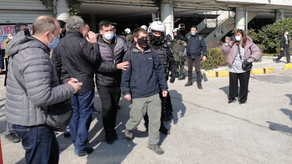 Αστυνομία - Όργιο κρατικής καταστολής στο Αριστοτέλειο Πανεπιστήμιο Θράκης εναντίων φοιτητών που αγωνίζονταν το ασφαλές άνοιγμα των σχολών τους 22/2/2021