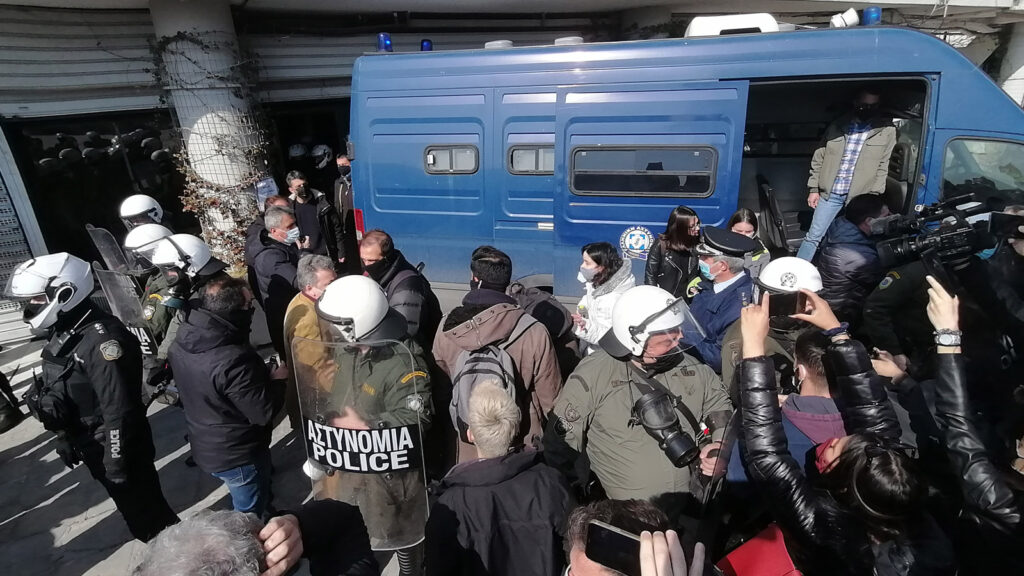 Αστυνομία - Όργιο κρατικής καταστολής στο Αριστοτέλειο Πανεπιστήμιο Θράκης εναντίων φοιτητών που αγωνίζονταν το ασφαλές άνοιγμα των σχολών τους 22/2/2021