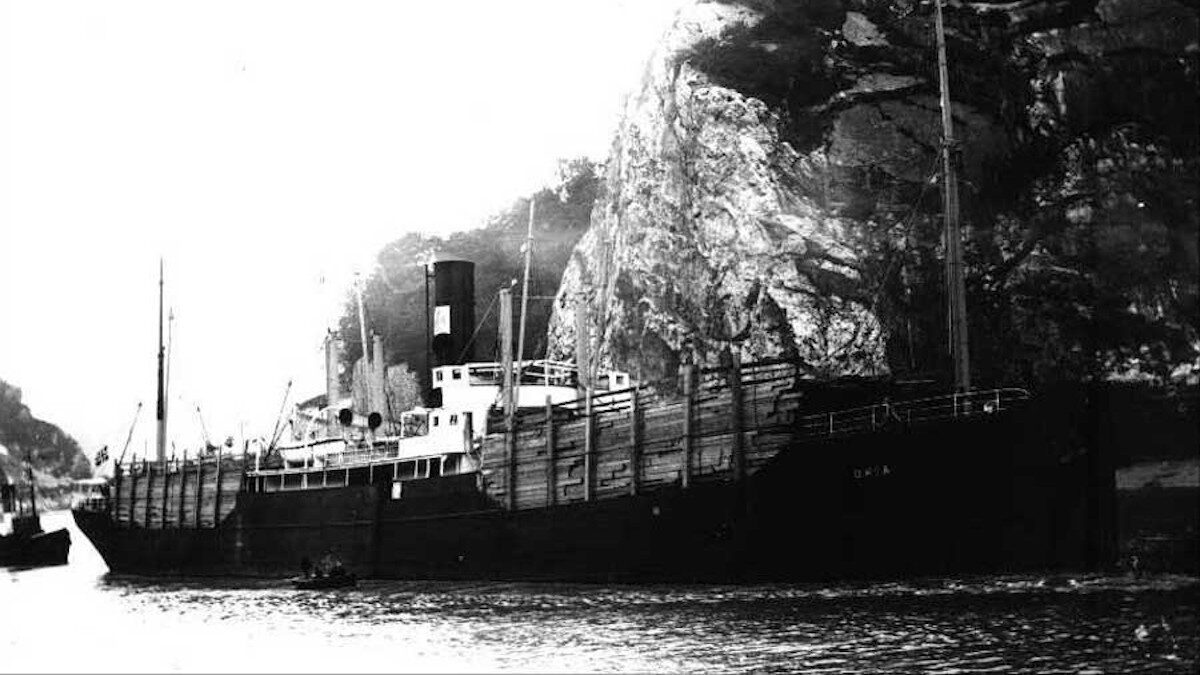 Το βρετανικής κατασκευής φορτηγό πλοίο SS ORIA που βυθίστηκε στον Πάτροκλο (Σούνιο) στις 14 Φλεβάρη 1944 παρασύροντας στο βυθό 4.095 Ιταλούς στρατιώτες αιχμαλώτους των Ναζί