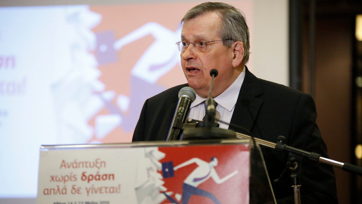 Στέφανος Μάνος πρώην υπουργός της ΝΔ και πρώην πρόεδρος του κόμματος Δράση - Εδώ στο Συνέδριο της "Δράση" το 2016