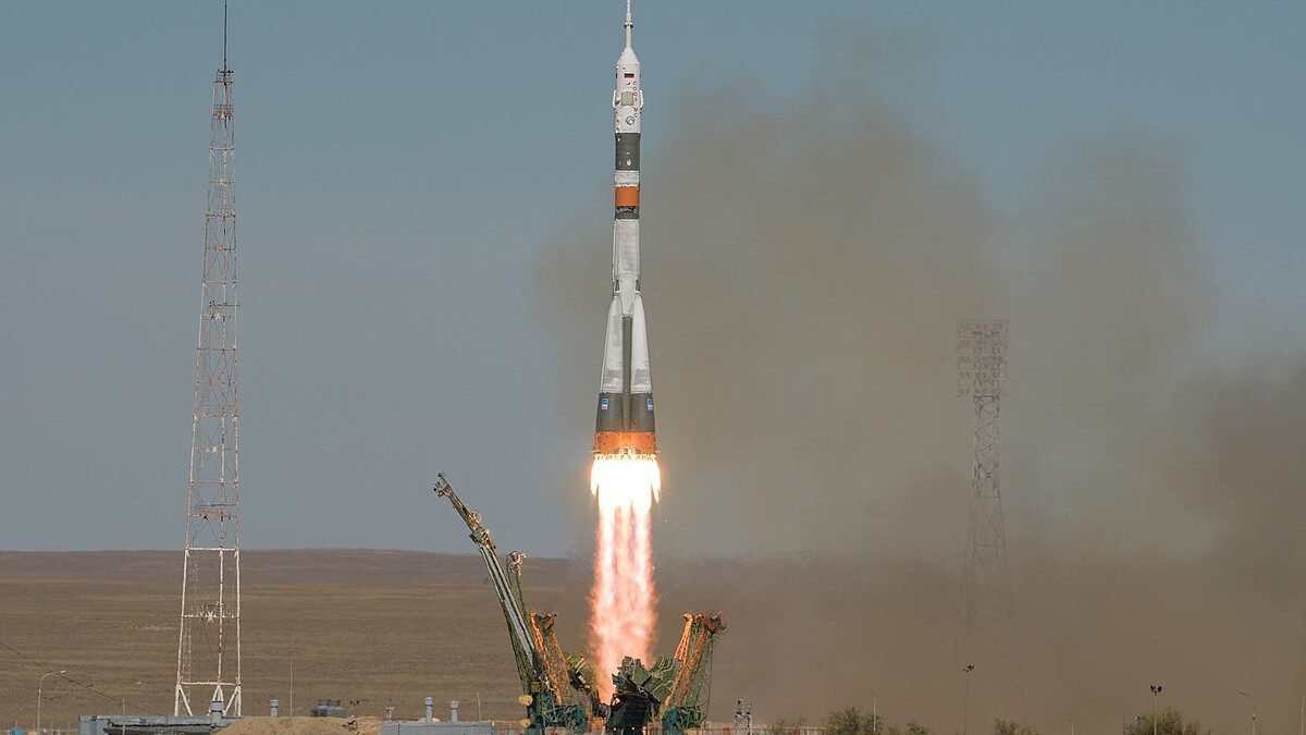 Ο Πύραυλος Soyuz στην 57 εκτόξευση από το Κοσμοδρόμιο του Μπαϊκονούρ του Καζακστάν για το Διεθνή Διαστημικό Σταθμό